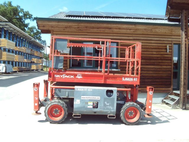 Altele SKYJACK SJ 6826RT Allrad Scherenbühne 9,92 Meter