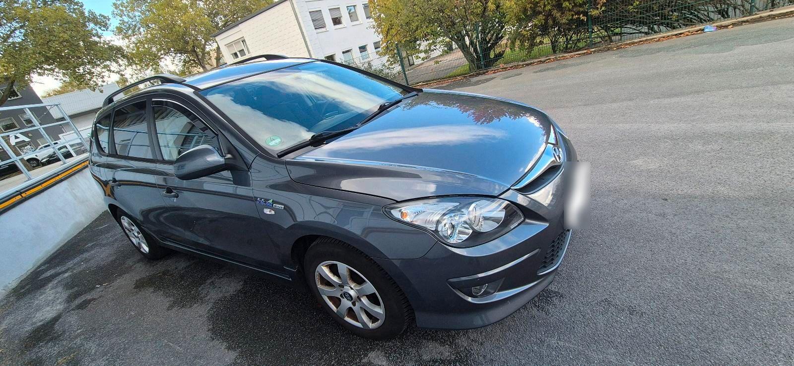 Hyundai i30 2011 — photo 10