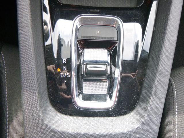 Fahrzeugabbildung Skoda Octavia 2,0 TDI DPF Kombi >AUT/AHK/NAVI/LED/SHZ<