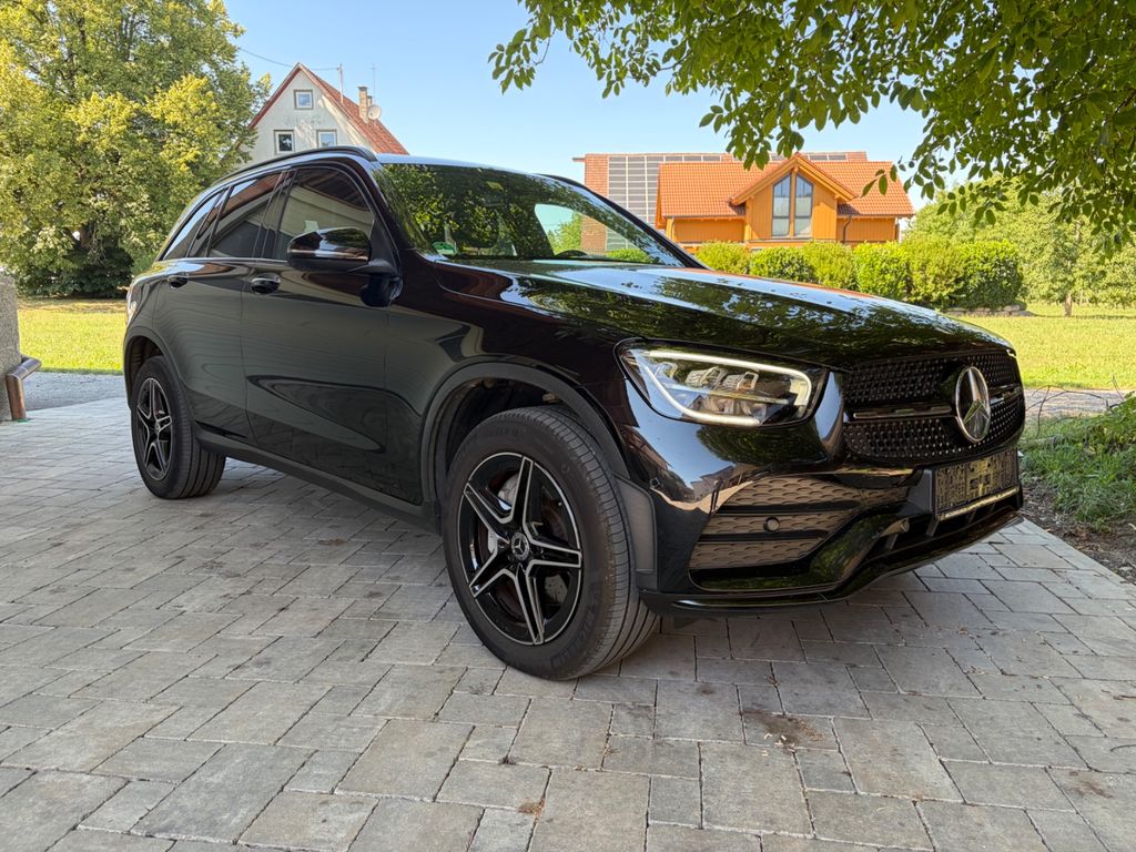 Image of Mercedes-Benz GLC 300