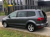 Volkswagen Sharan 2,0TDI Highline BMT  DSG+Leder+Panorama - Volkswagen Sharan in Kassel
