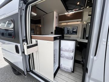 Westfalia Columbus 540 D 140 PS SOLAR 18 DELTA Markise