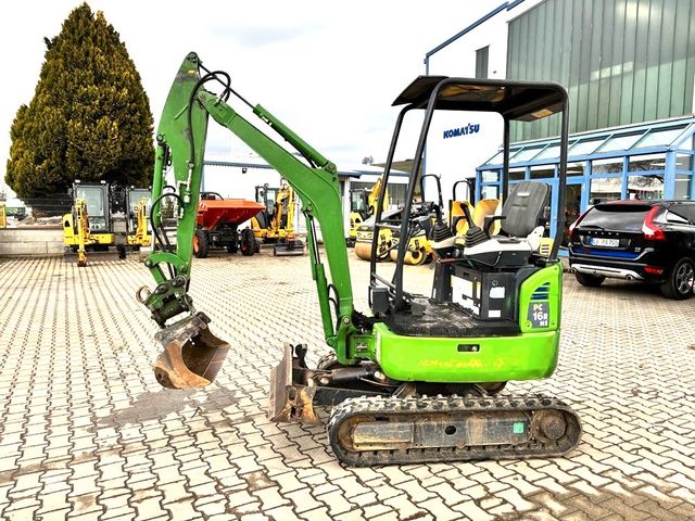 Komatsu PC16R-3HS mit Powertilt