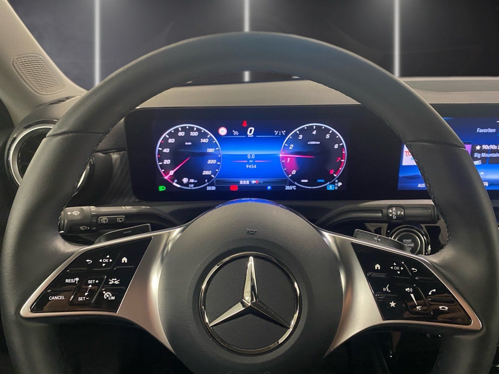 Fahrzeugabbildung Mercedes-Benz A 180 Progressive *LED*Kamera*MBUX*PDC*SHZ*7GDCT