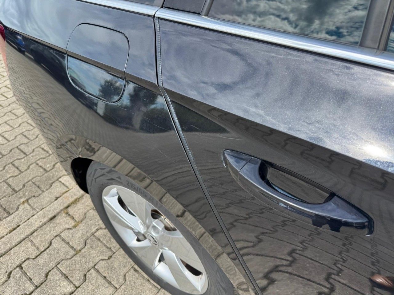 Fahrzeugabbildung SKODA Superb Combi Style 4x4 Panoramadach TDI - Euro6