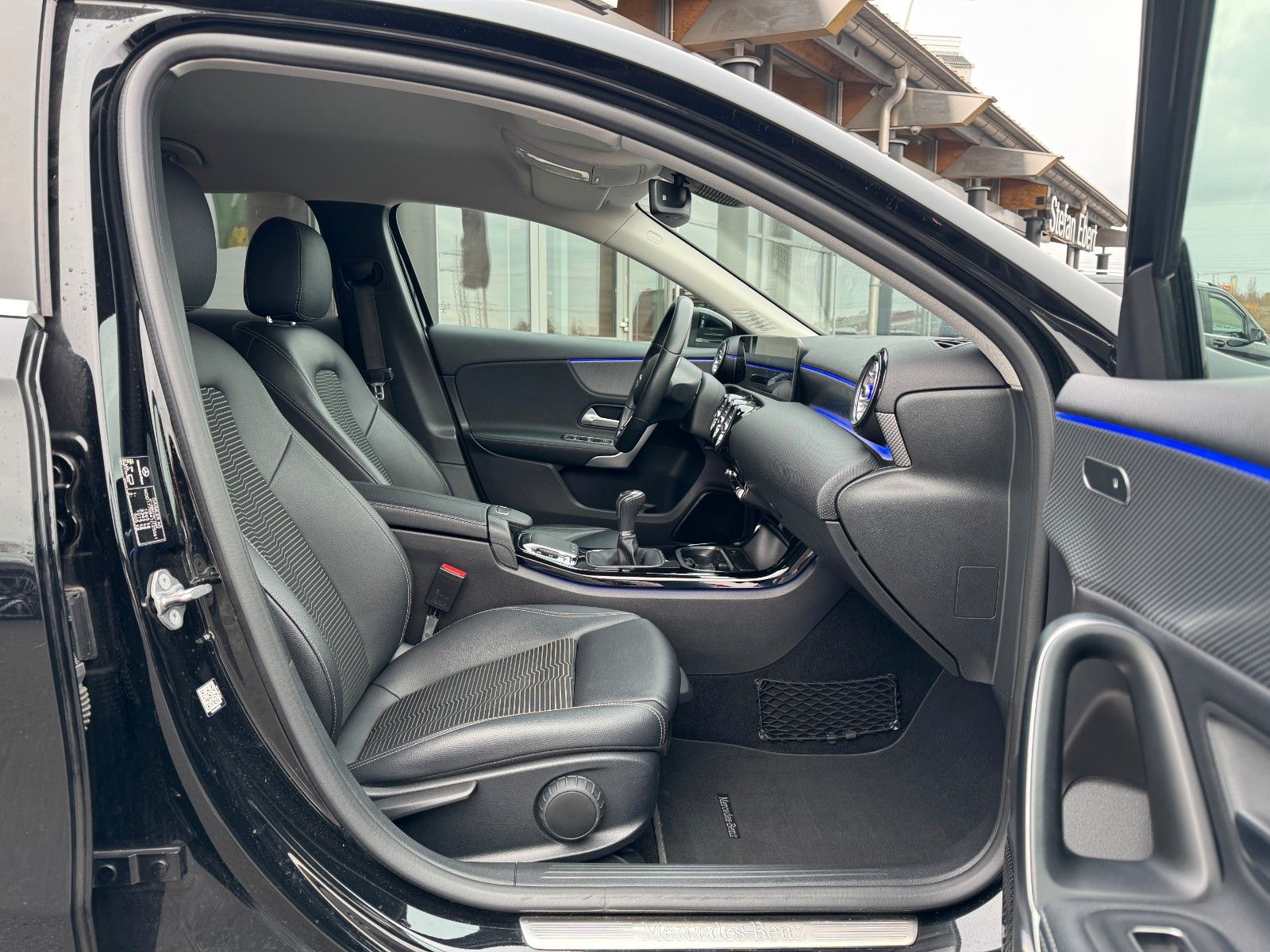 Fahrzeugabbildung Mercedes-Benz A 180 Progressive MBUX+LED+Ambiente+Carplay