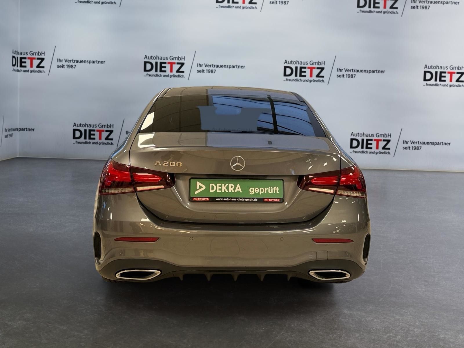 Mercedes-Benz A 200 AMG 7G MBEAM WIDE PANO KAM MBUX DISTR foto 5