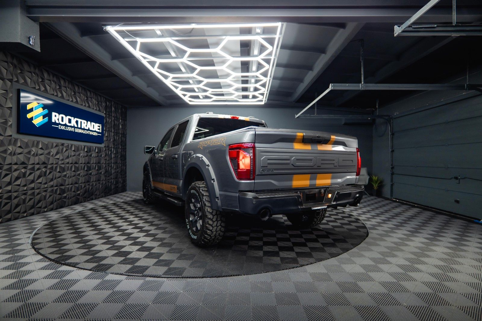 Fahrzeugabbildung Ford F150 5.0L V8 4x4 Offroad SuperCrew RAPTOR 19%