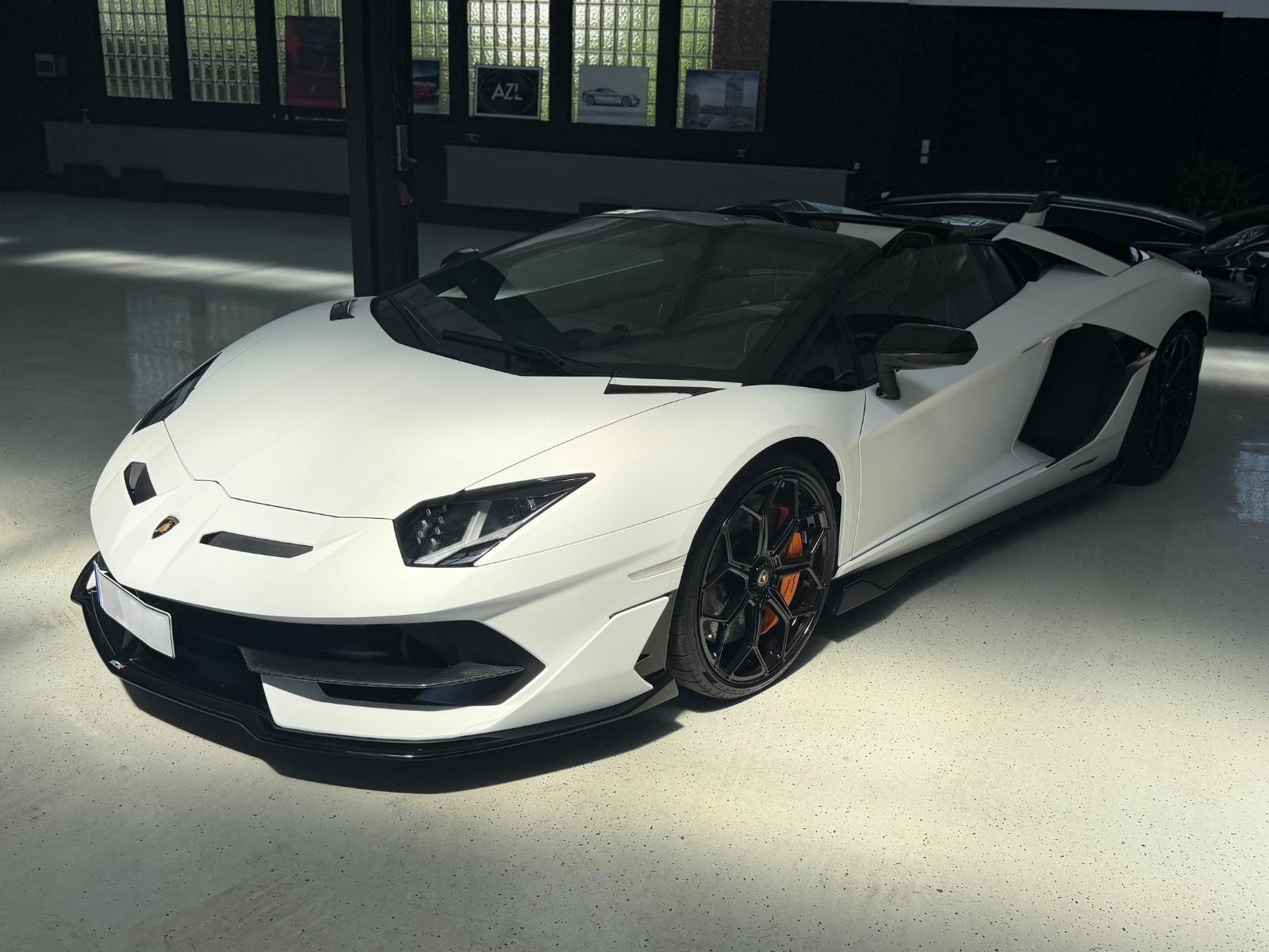 Lamborghini Aventador SVJ Roadster 1 of 1 | Bianco Phanes