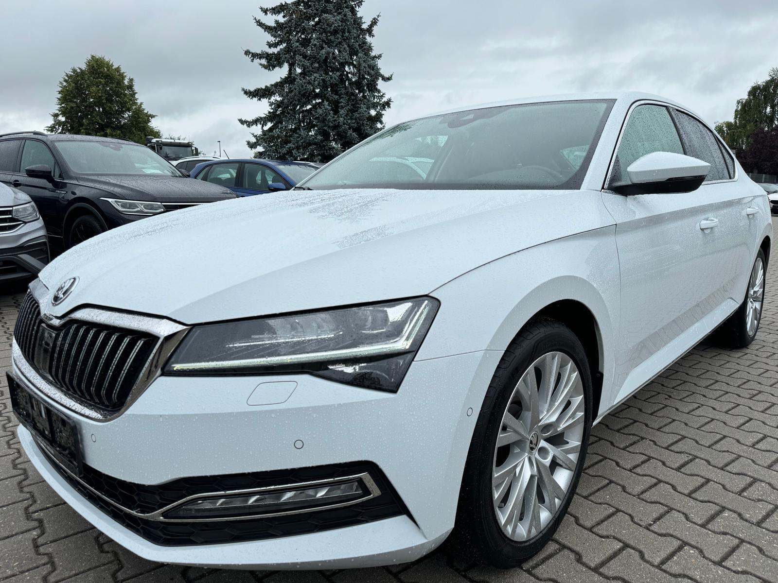 Skoda Superb Lim 2.0TDI Style Navi Leder Virtual
