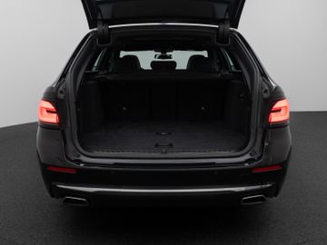 Fahrzeugabbildung BMW 530d xDr Tour Luxury Line ACC H/K Panorama DAB