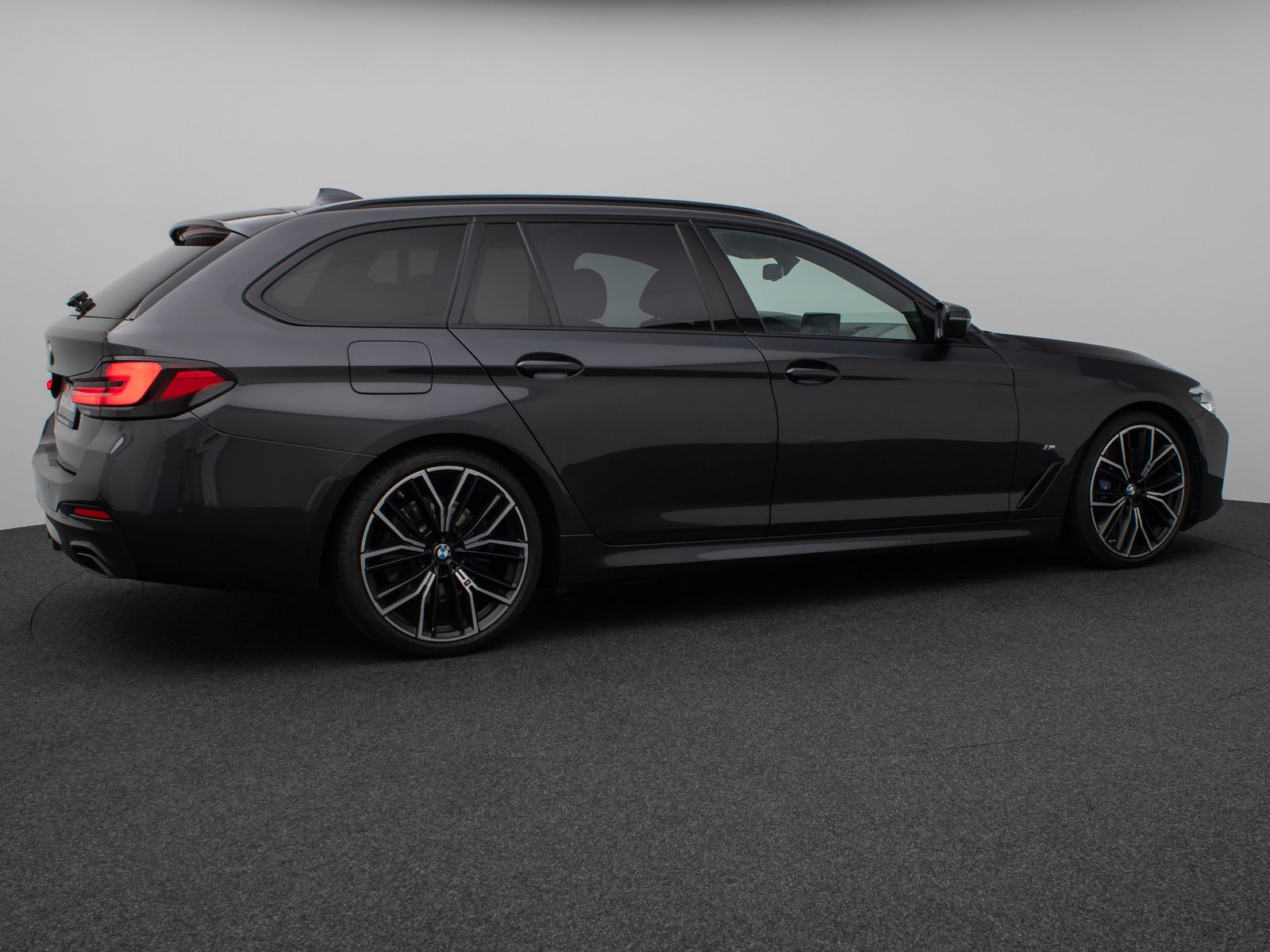 Fahrzeugabbildung BMW 530d xD M Sport DAB CockPitPro PDC Alarm 20Zoll