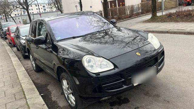 Porsche Cayenne 4,5 l  mit Tüv