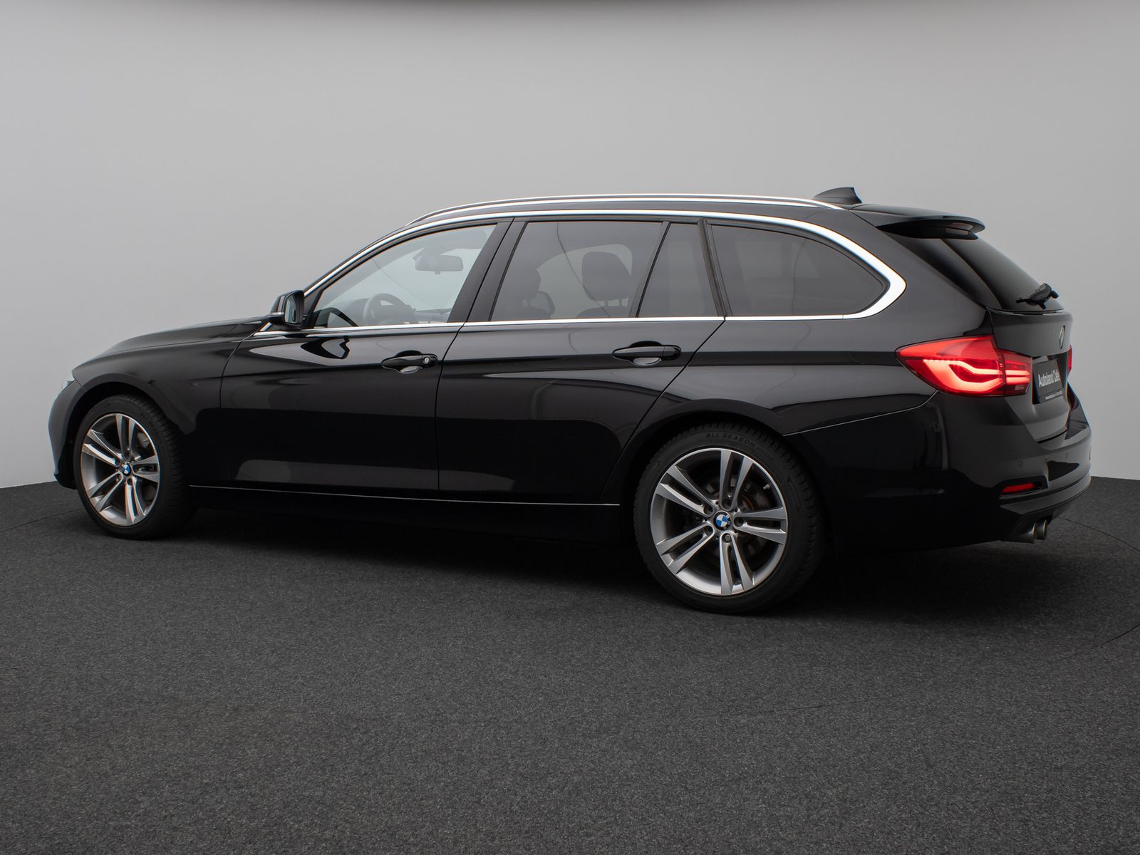 Fahrzeugabbildung BMW 320d xD PDC HUD Lenkrhzg Stop&Go Alarm Komfort