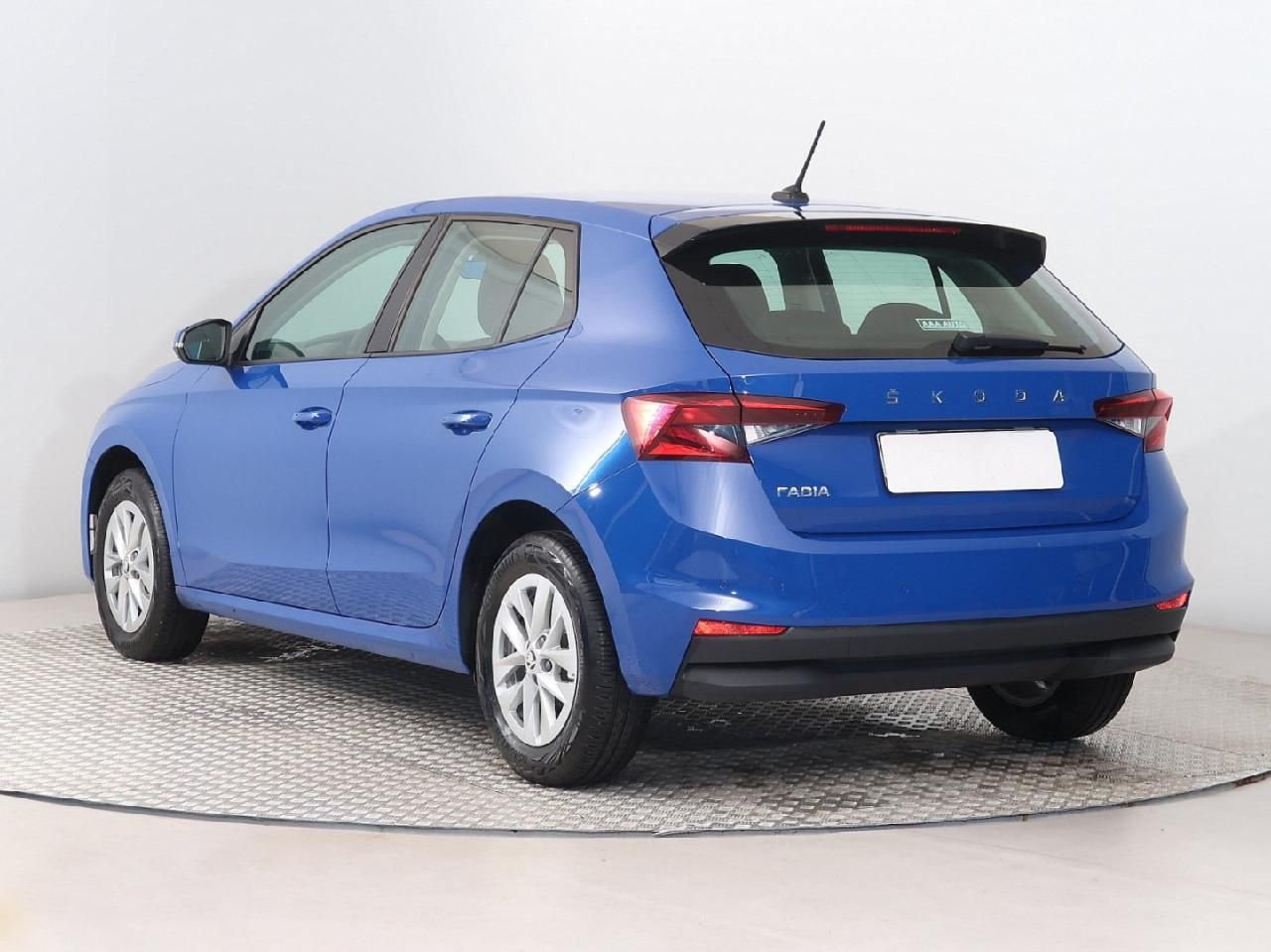 Fahrzeugabbildung SKODA Fabia 1.0 TSI Selection - LED, PDC, NS