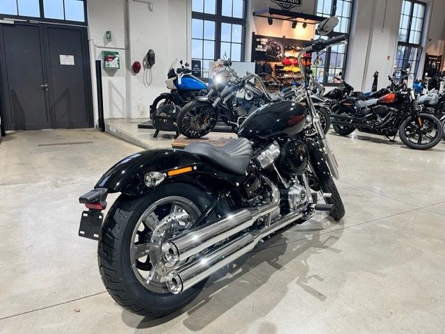 Fahrzeugabbildung Harley-Davidson MY23 Harley-Davidson FXST Softail Standard 107