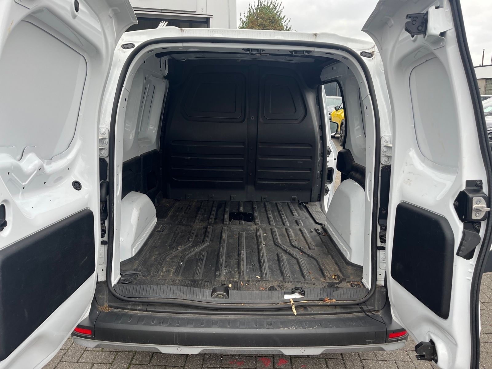 Fahrzeugabbildung Nissan Townstar Kastenwagen L1 2,2t N-Connecta-Option E