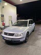 Volkswagen Passat Variant 1.6 Basis - Volkswagen Passat Variant aus 1997