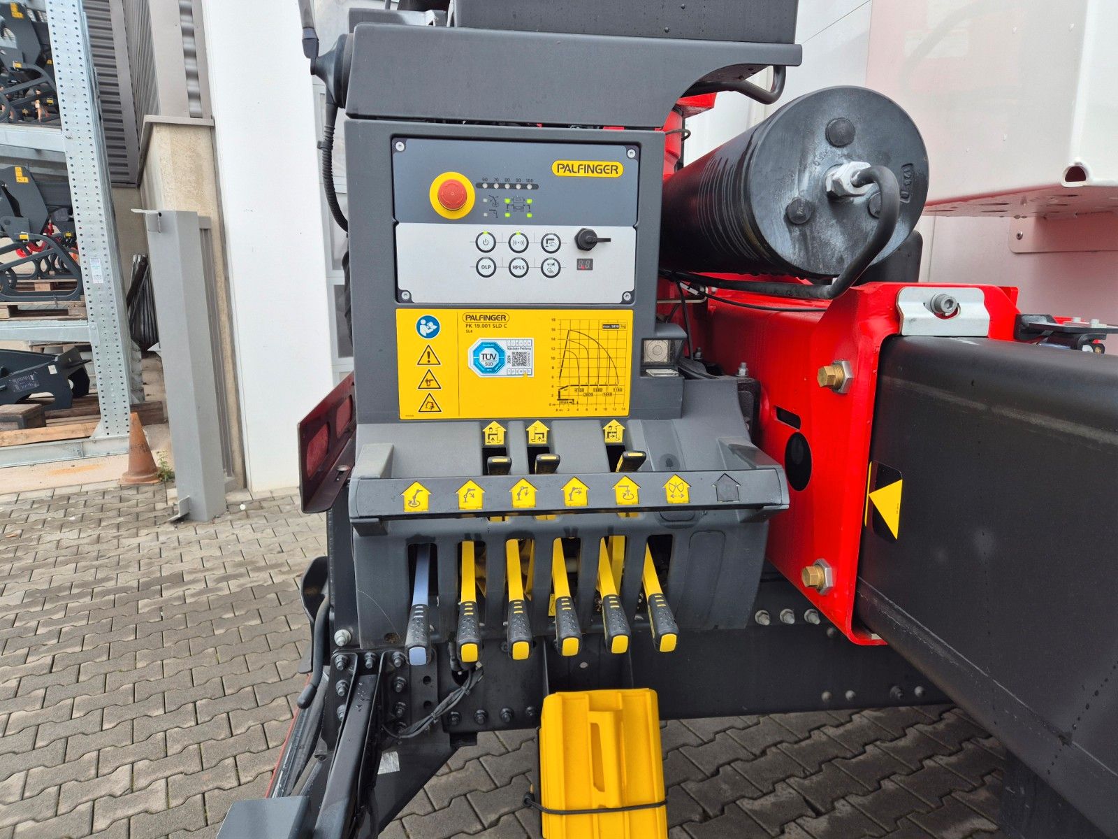 Fahrzeugabbildung MAN TGS 26.470 6x2-4 LL Palfinger PK19.001 SLD5 Funk