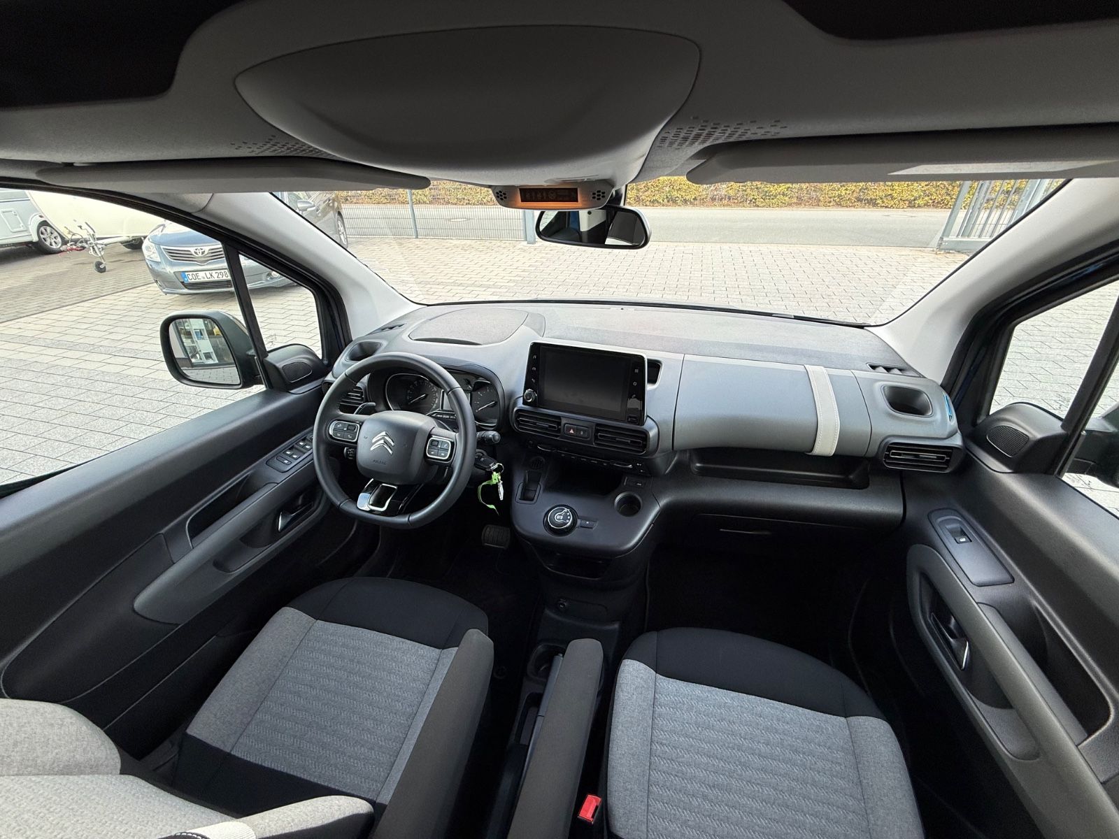 Fahrzeugabbildung Citroën Berlingo XL 7-SITZER AUTOM. KLIMA SITZHEIZ. CAM