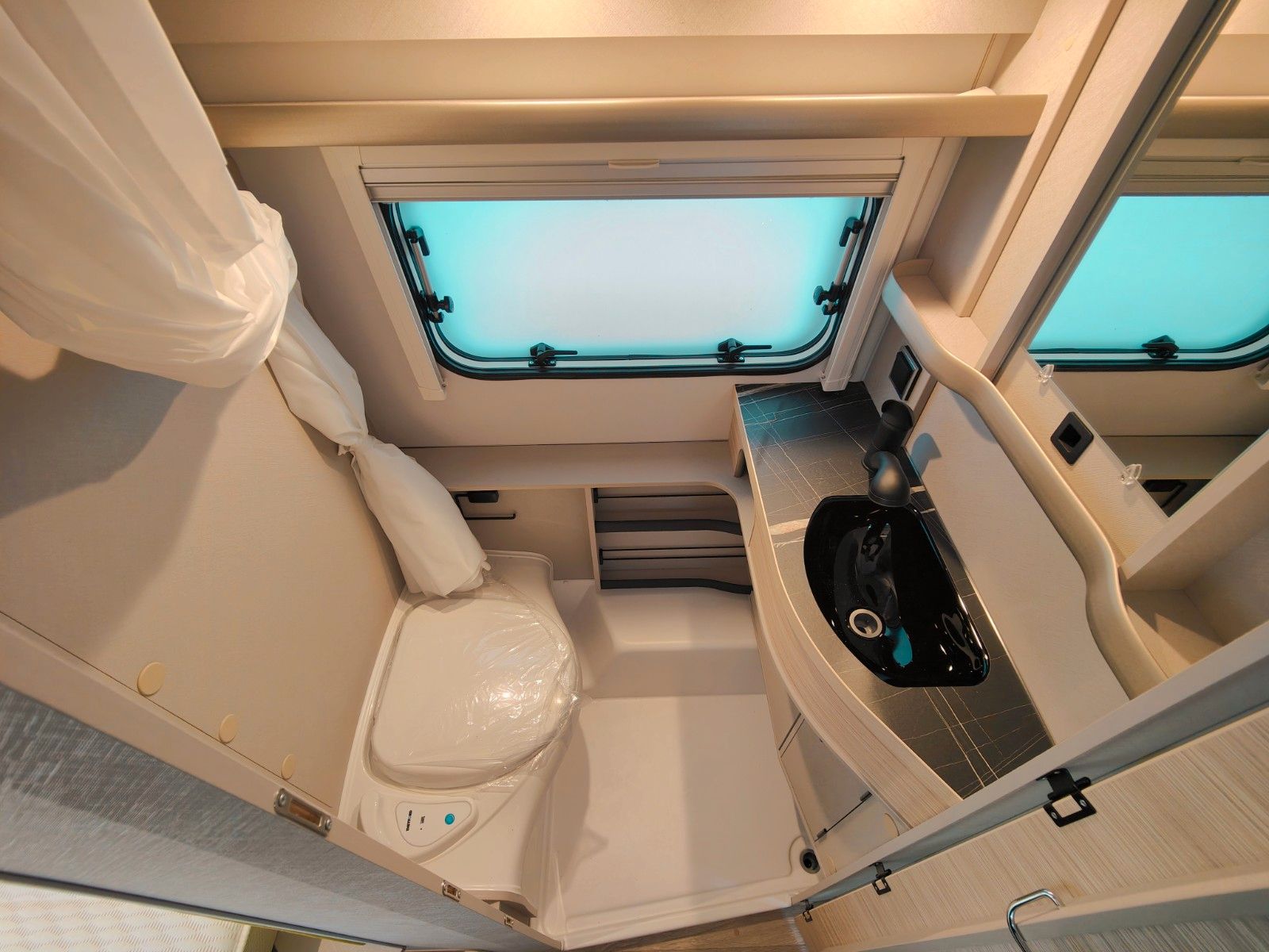 Fahrzeugabbildung HYMER / ERIBA / HYMERCAR Touring 550 Urban - SUMMER-SALE! -
