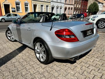 Fahrzeugabbildung Mercedes-Benz 200 SLK Roadster 200 Kompressor LEDER FACELIFT