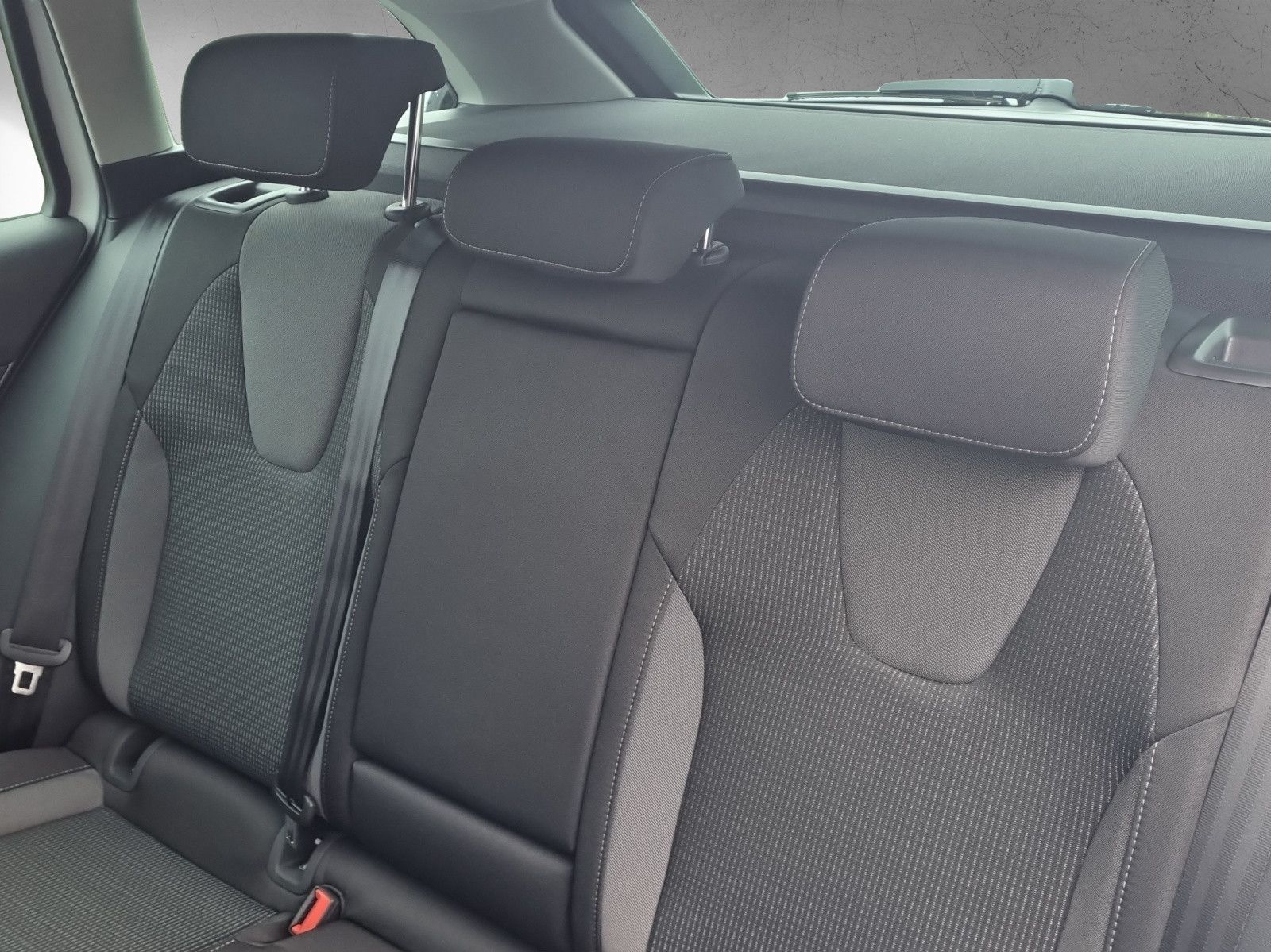 Fahrzeugabbildung SKODA Octavia Combi Selection 1.5 TSI mHEV AHK Kamera