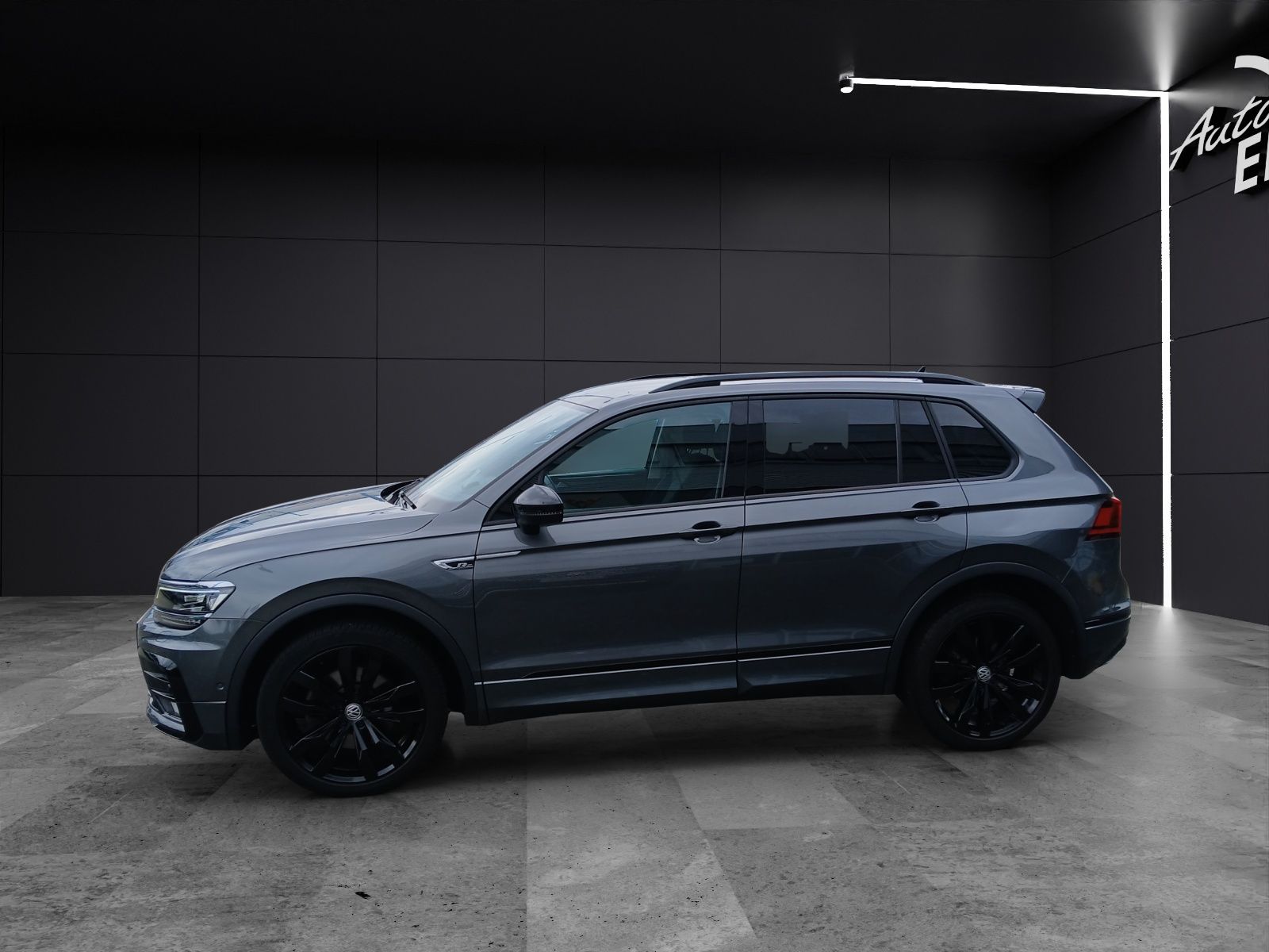 Fahrzeugabbildung Volkswagen Tiguan TDI Highline DSG 4M R-Line LED AHK Navi A