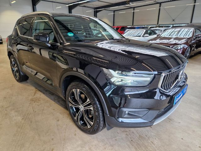 Volvo XC40 2.0 T4 INSCRIPTION LEDER NAVI PANO AHK 360