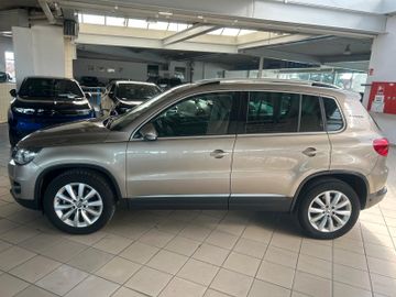 Volkswagen Tiguan - 5