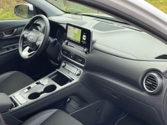 Fahrzeugabbildung Hyundai KONA EV Premium 150kW *RW484KM*Nav*HeUp*ACC*LED*
