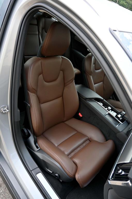 Volvo V90 Cross Country