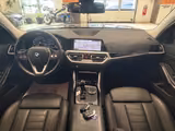 BMW 320d LuxuryLine Aut/AHK/Pan/Park/StGo/SportSitz - BMW 320: 320d Luxury