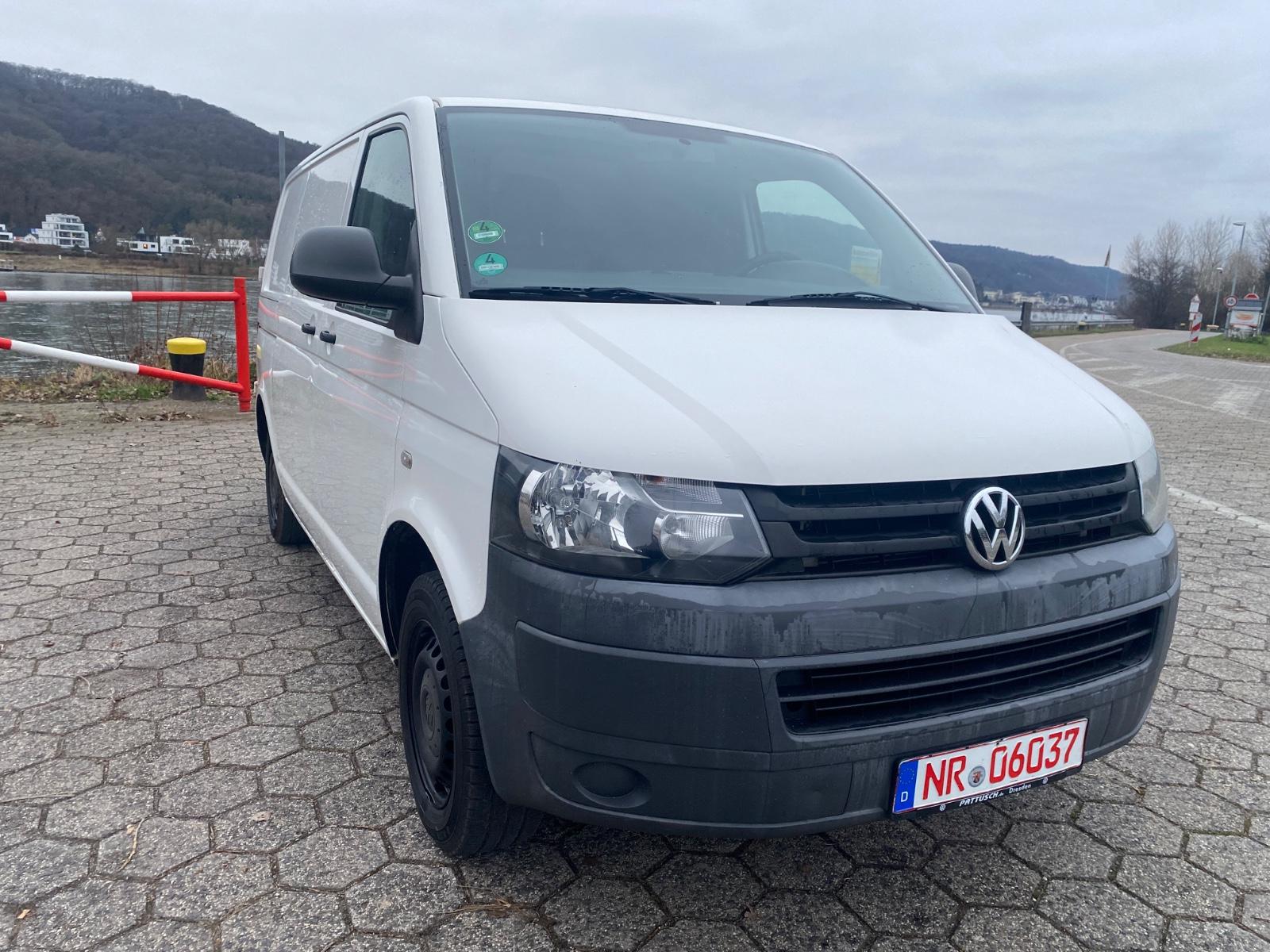Volkswagen T5   klima & Scheckheftgepflegt