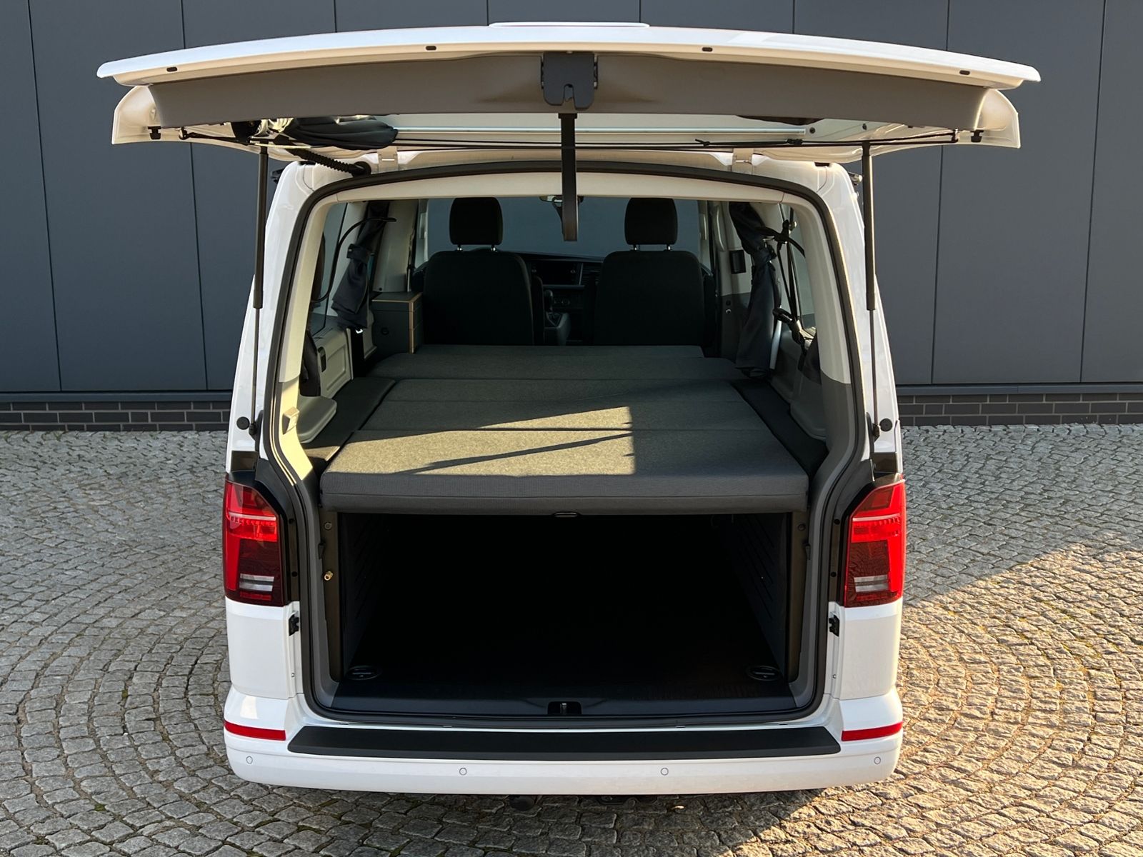 Fahrzeugabbildung Volkswagen T6.1 SpaceCamper Light XL Caravelle 2.0 TDI 4 Mo