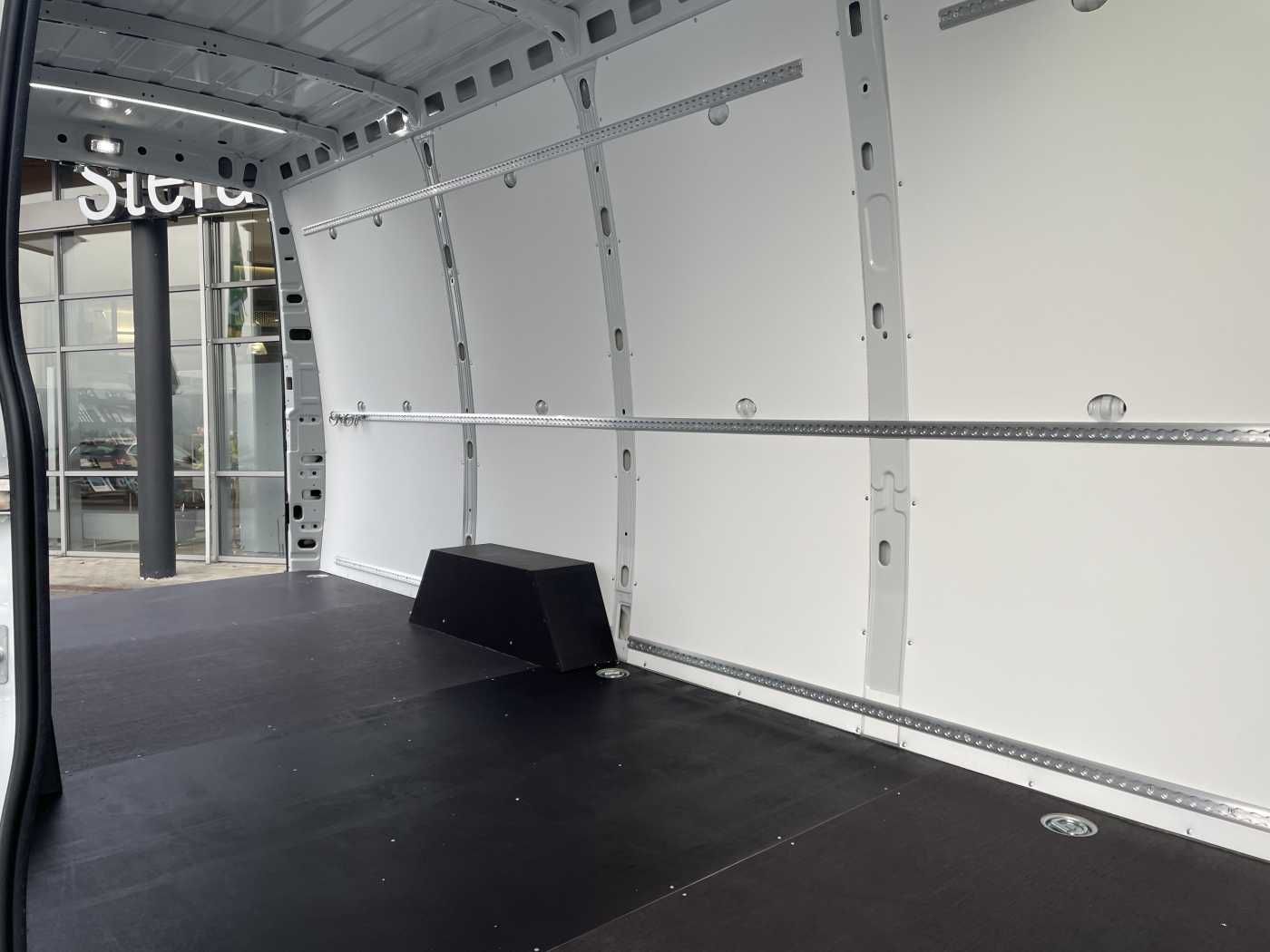 Fahrzeugabbildung Iveco Daily 35S18 A8 3.0L *AHK*Automatik*LED*Standh*