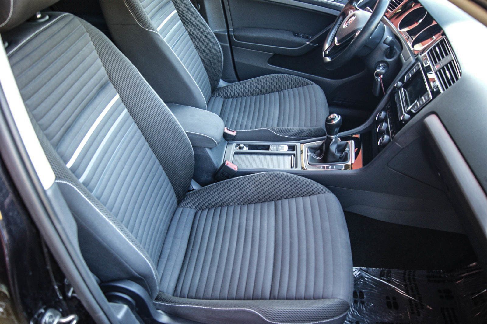 Fahrzeugabbildung Volkswagen Golf 7 Variant 12TSI CUP BMT PARKLENKASSISTENT