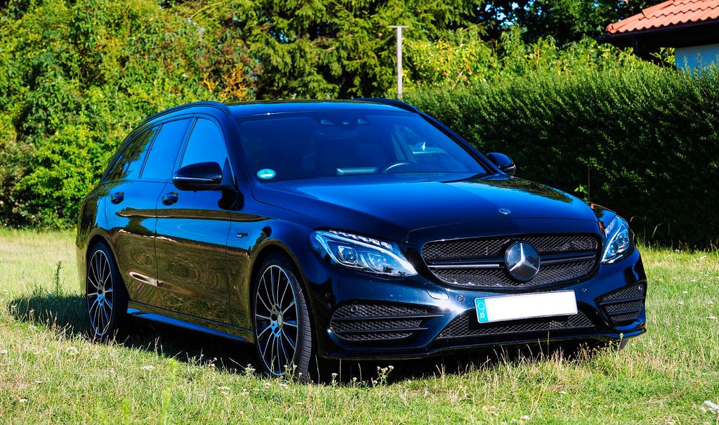 Image of Mercedes-Benz C 400