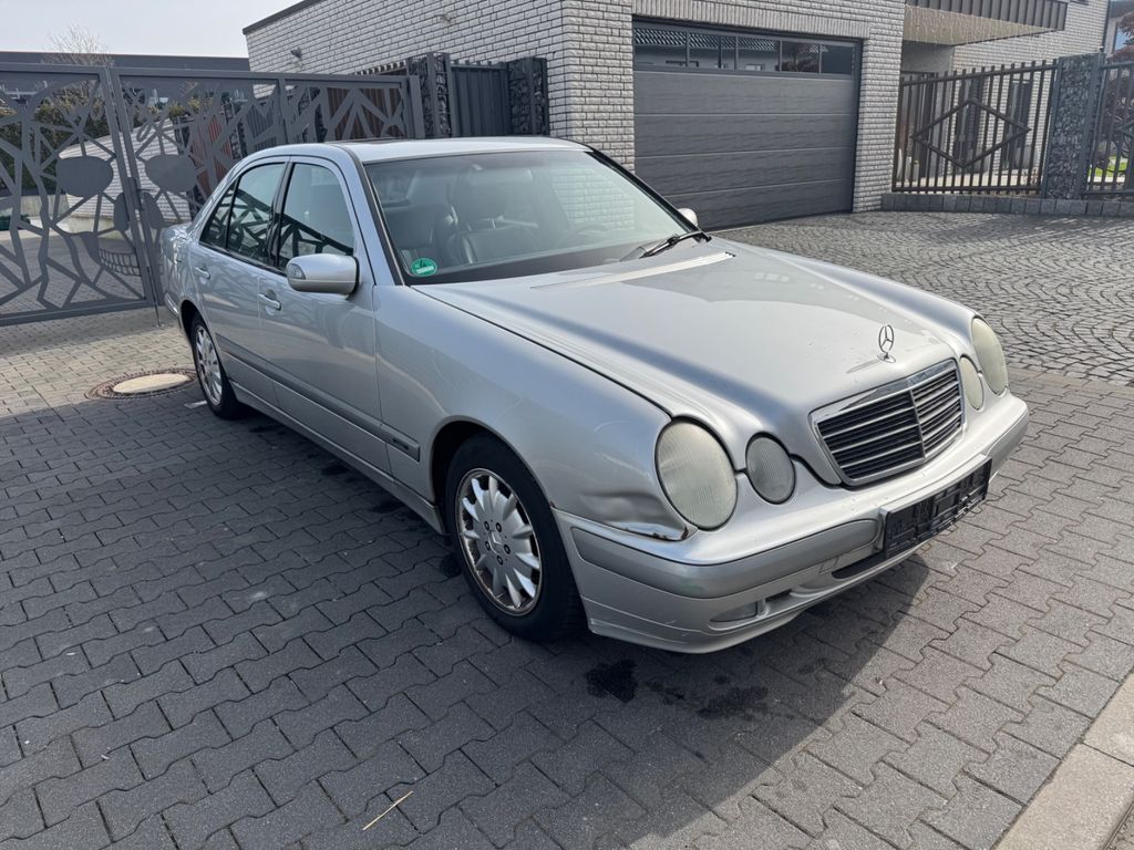 Angebot ansehen Mercedes-Benz E 200