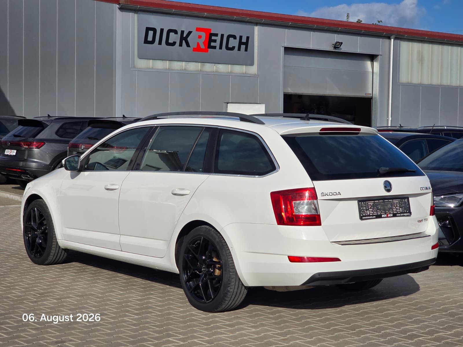 Fahrzeugabbildung SKODA Octavia 2.0 TDI Elegance 4x4 AHK*TEMP*DAB*18"PDC
