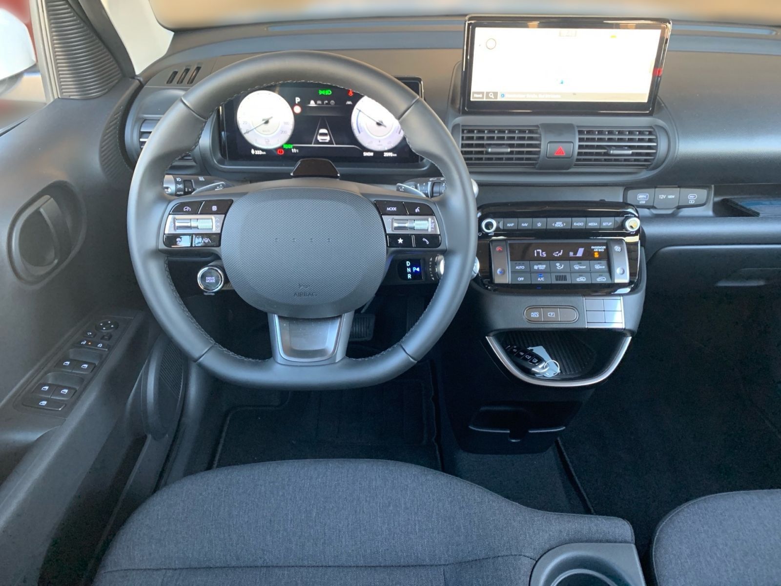 Fahrzeugabbildung Hyundai INSTER Select Elektro 49 kWh sofort verfügbar