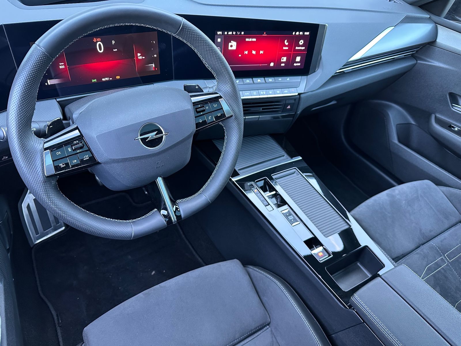 Fahrzeugabbildung Opel Astra SpT 1.5 D Aut Ultimate NAV+LED+PANO+360°