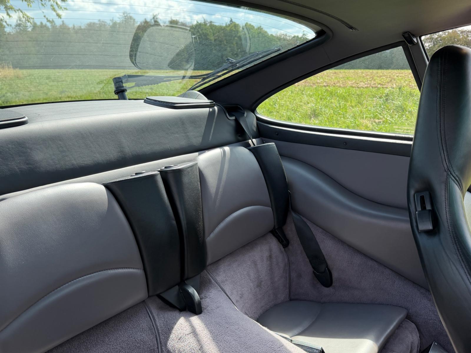 Porsche 993 Carrera 4 Coupé Aventuragrün H-Kennzeichen