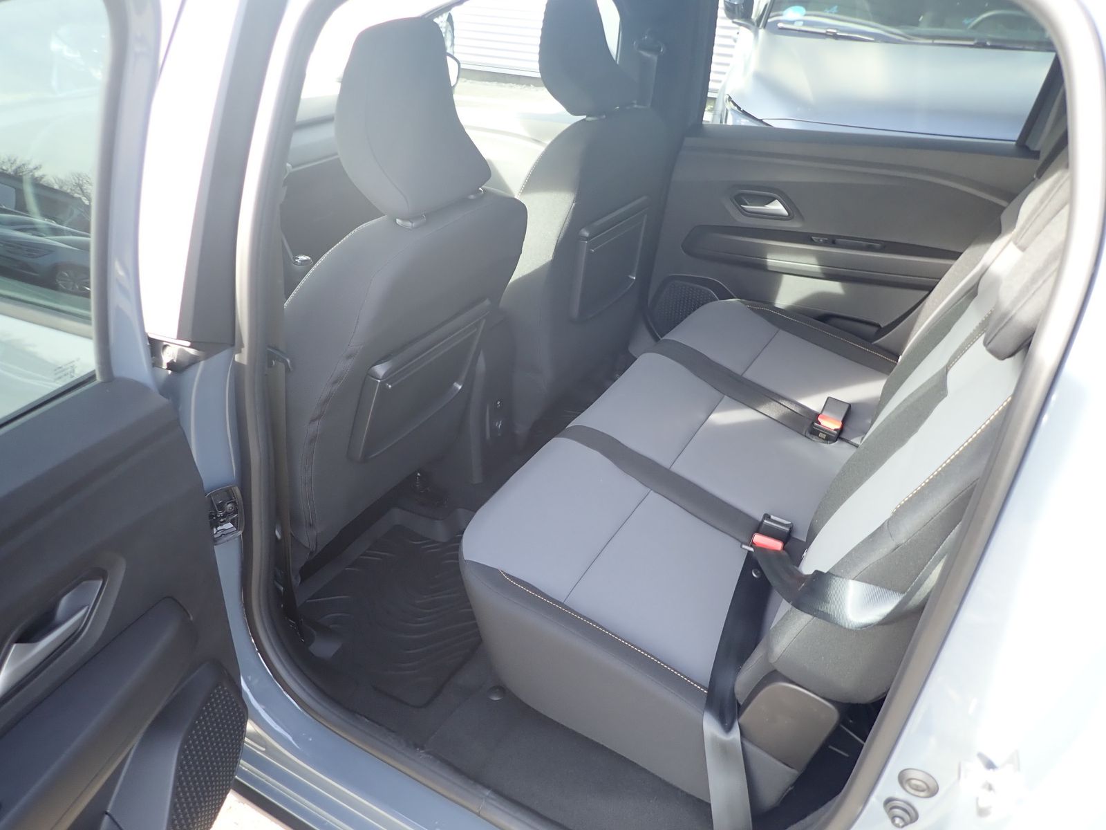 Fahrzeugabbildung Dacia Jogger Extreme TCe 110 7-Sitzer