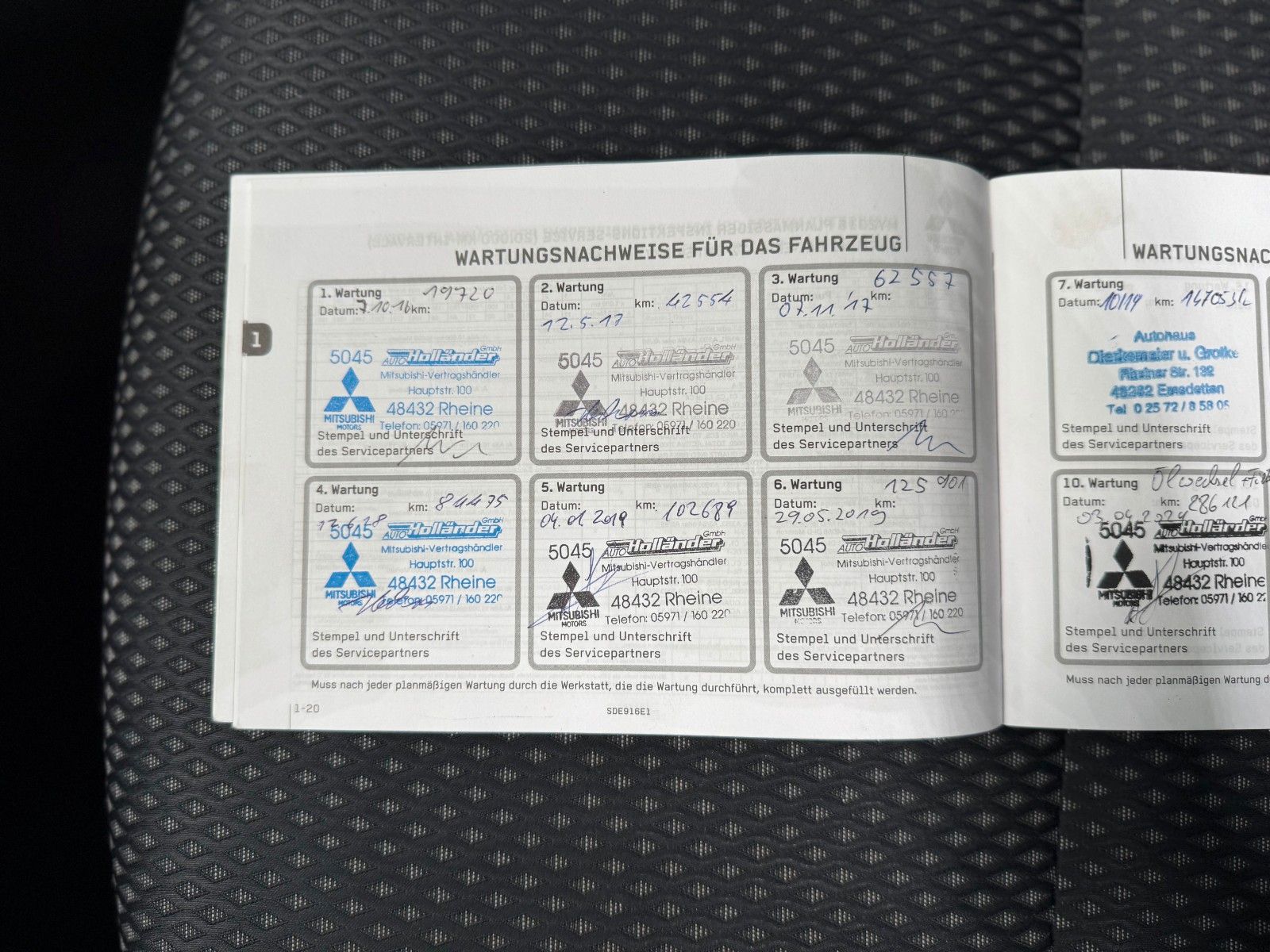 Fahrzeugabbildung Mitsubishi Outlander 2.2 DI-D Plus 4WD  NUR HÄNDLER/GEWERBE