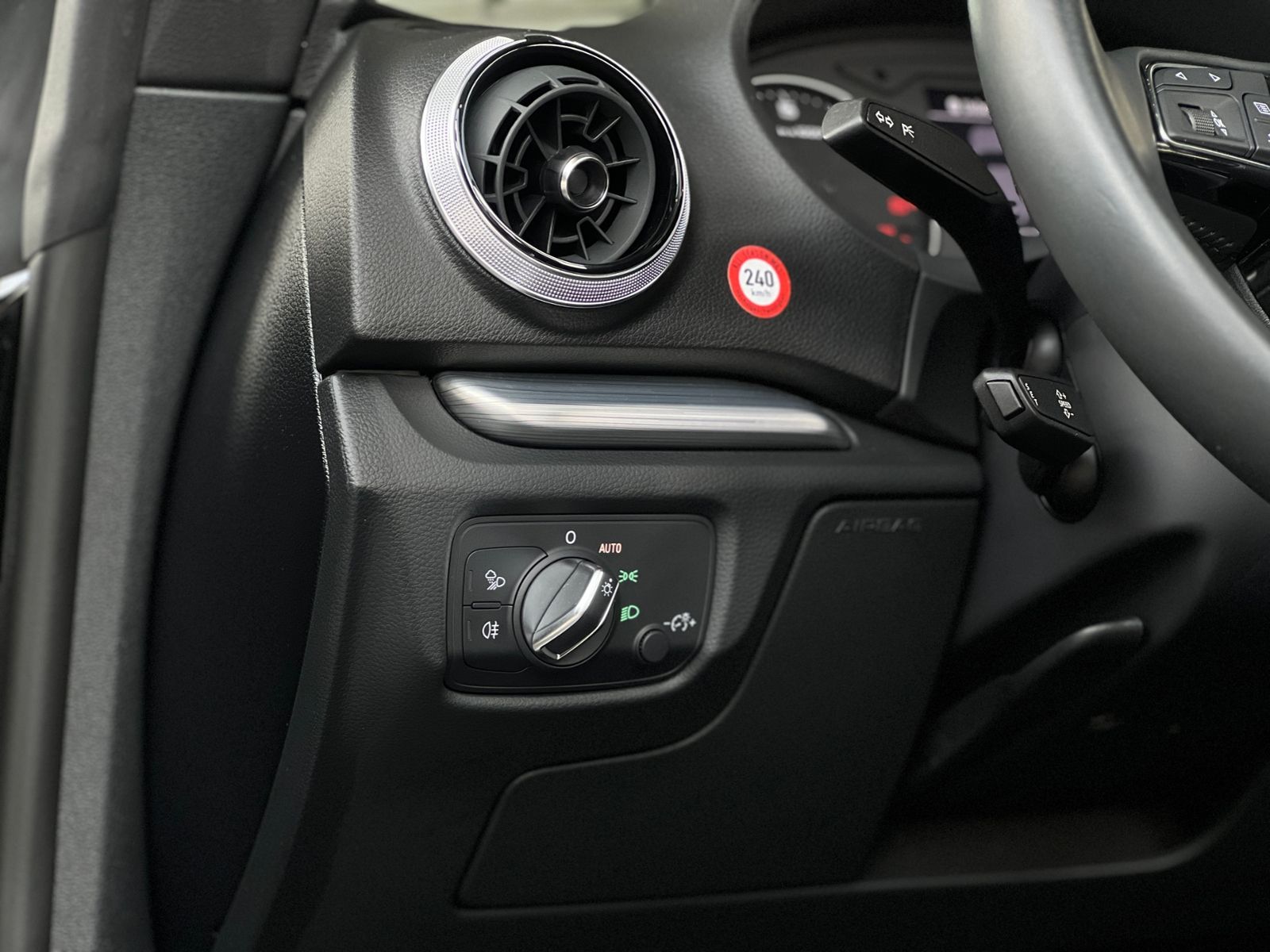 Fahrzeugabbildung Audi A3 Cabriolet  design 35 TFSI S tronic NAVI GRA S