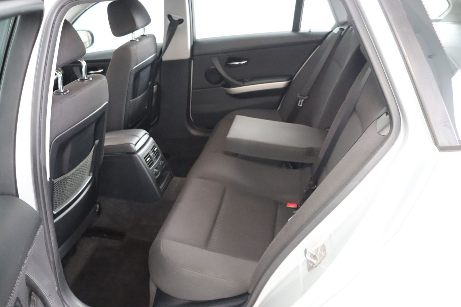 Fahrzeugabbildung BMW 320 d Touring