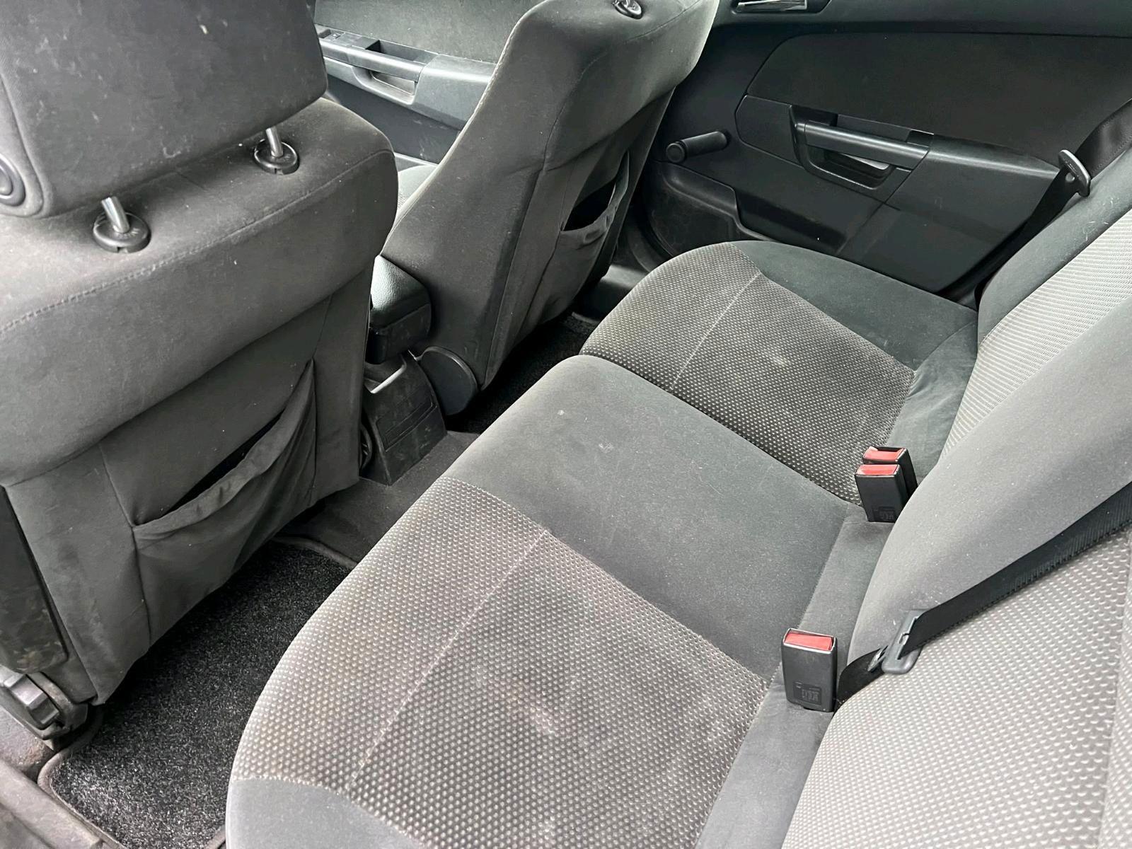 Opel Astra 2004 — photo 9