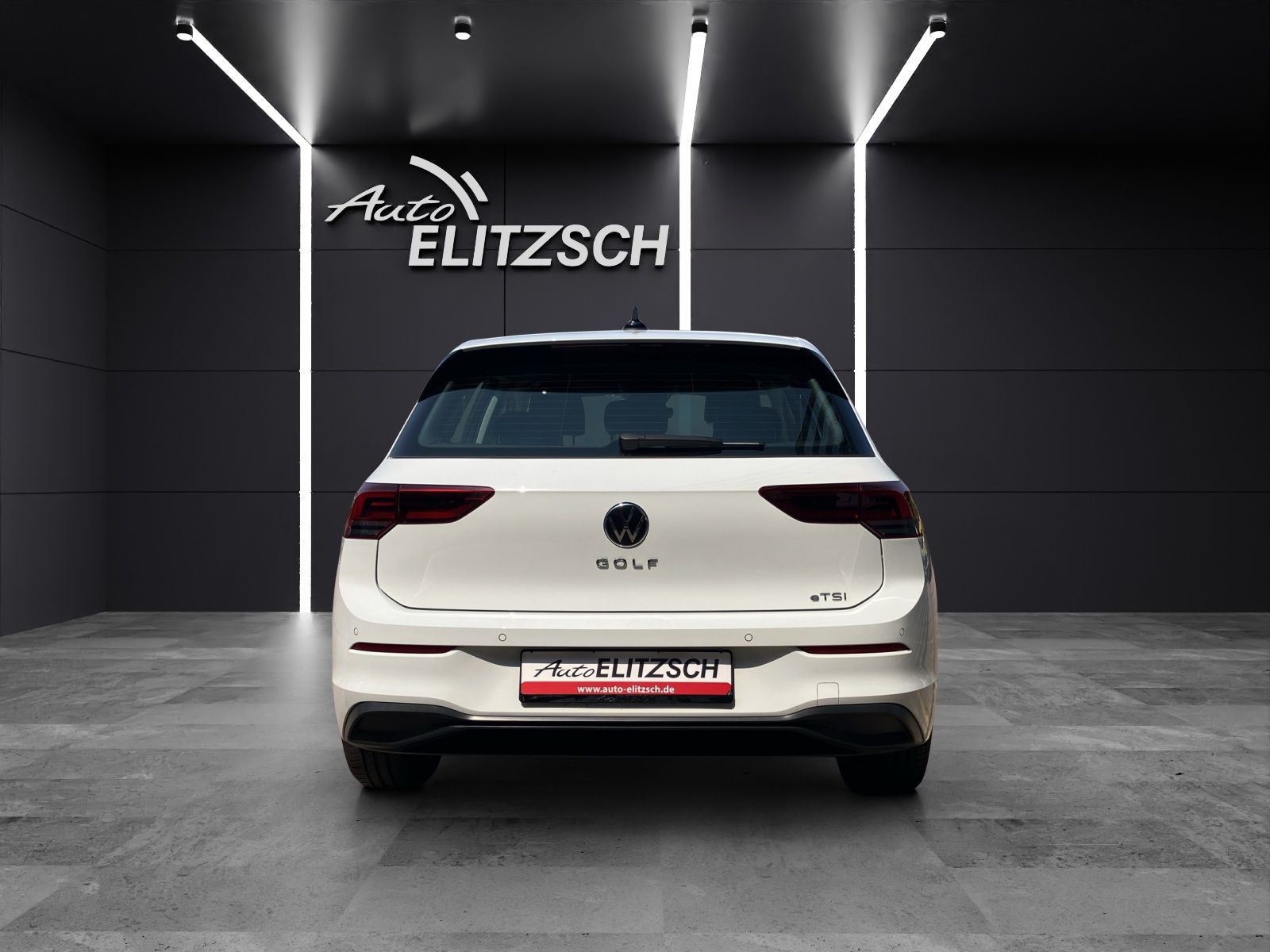 Fahrzeugabbildung Volkswagen Golf VIII eTSI Life DSG LED Navi ACC RFK