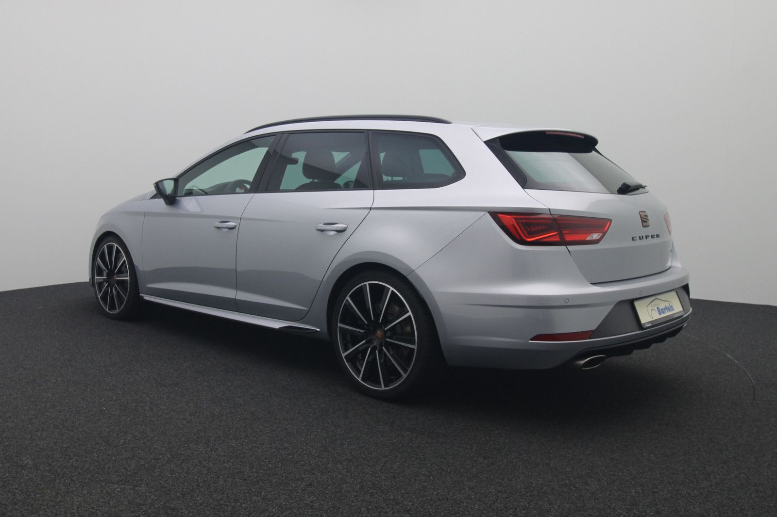 Fahrzeugabbildung SEAT Cupra ACC Sound Panorama NaviDAB